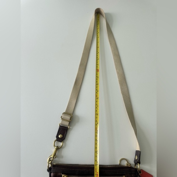 Coach Signature Poppy Crossbody Swingpack with Gold Accents - Picture 4 of 16